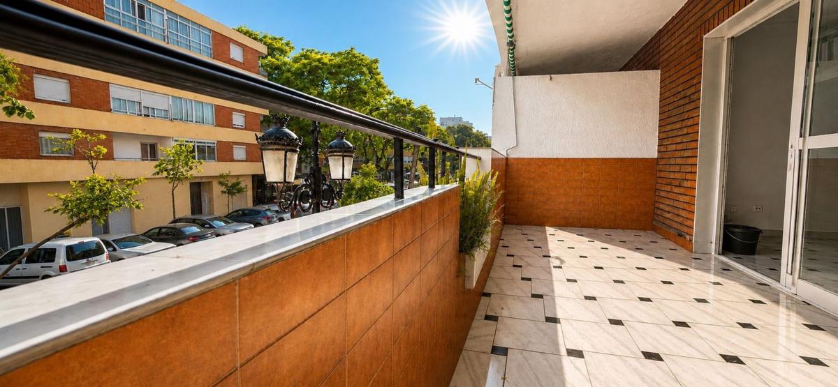 Venta de piso en Piso en Marques Del Turia, La Puya - La Ermita, Marbella, Marbella
photo 2