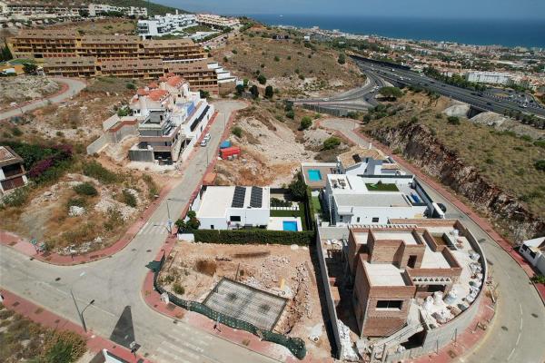 Casa o chalet independiente en Calle Codorniz s/n, Santangelo, Benalmádena thumbnail 3