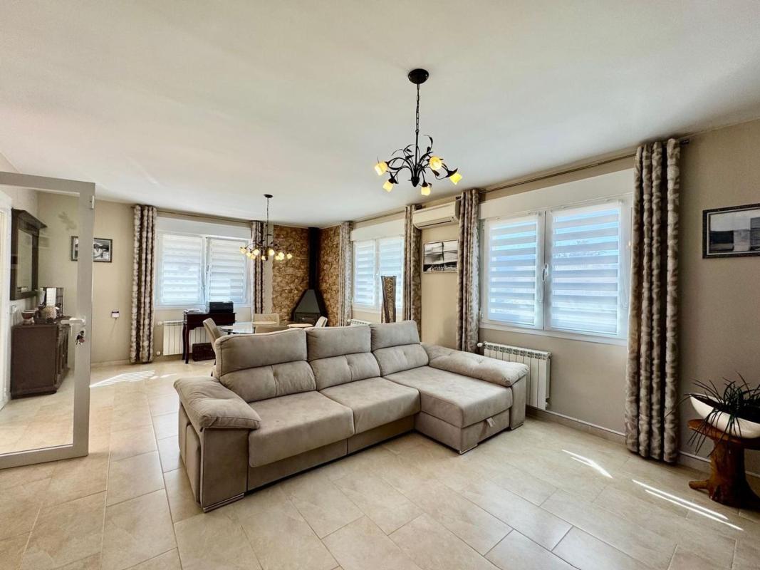 Properties for sale and rent in Spain photo 3
