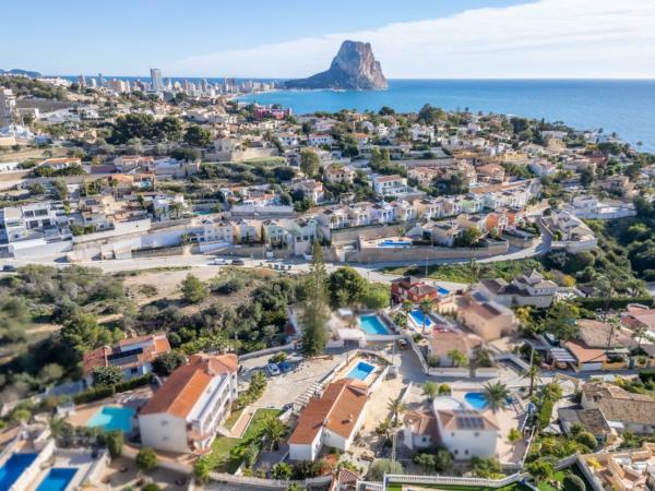 Частный шале на продаже в  Casa o chalet en Urbanización Canuta, Canuta, Calpe, Кальпе photo 1