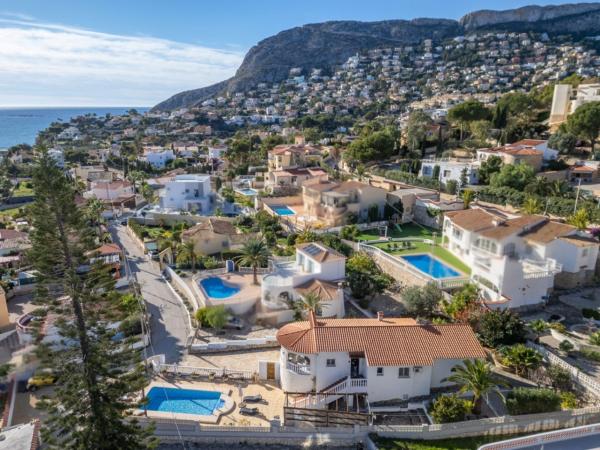 Частный шале на продаже в  Casa o chalet en Urbanización Canuta, Canuta, Calpe, Кальпе photo 2