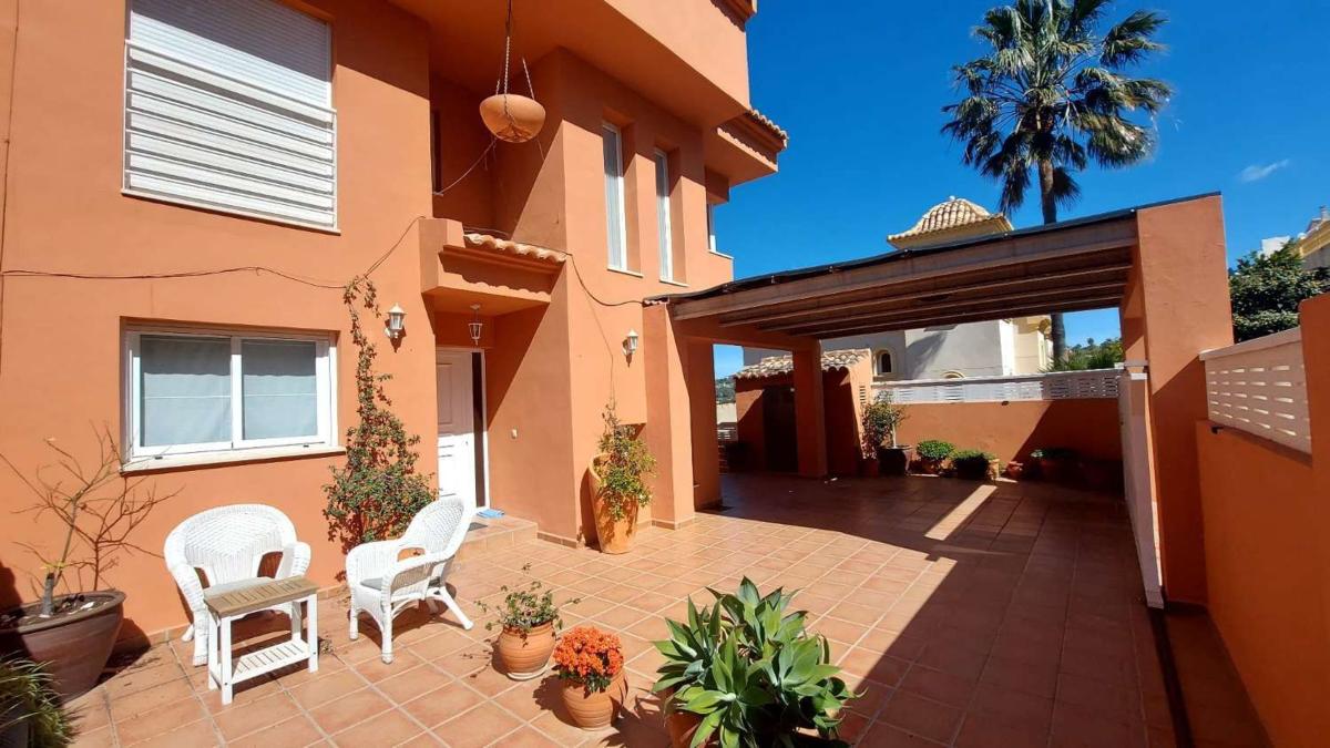 Venta de chalet adosado en  Chalet adosado en Urbanización Casanova I, Cometa-Carrió, Calpe , Calpe photo 2