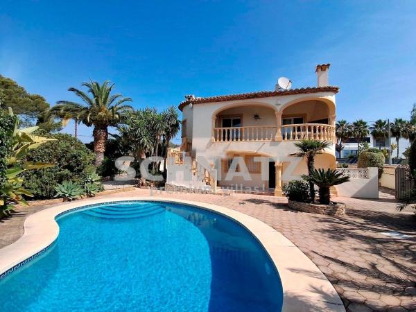 Частный шале на продаже в  Casa o chalet en Calpe Pueblo, Calpe, Кальпе photo 1