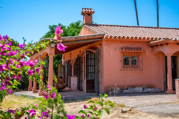 Finca rústica en venta en Finca rústica en la manzana, Las Lomas, Estepona , Estepona thumbnail 1
