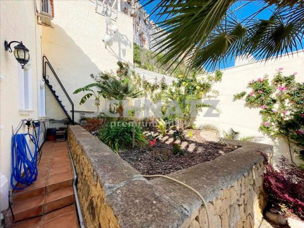 Частный шале на продаже в  Casa o chalet en Calpe Pueblo, Calpe, Кальпе photo 4