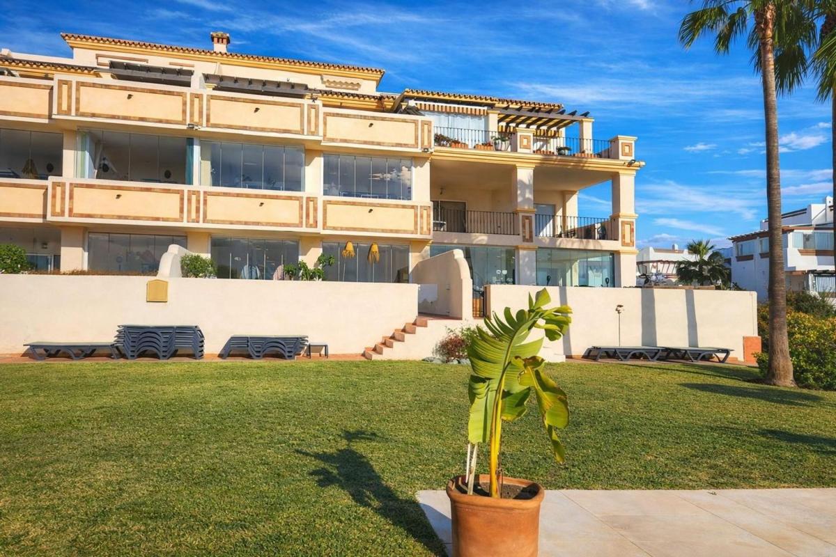 Продажа квартиры на Piso en Calle Cartajima, La Concha-Resina Golf, Estepona, Эстепона
photo 3