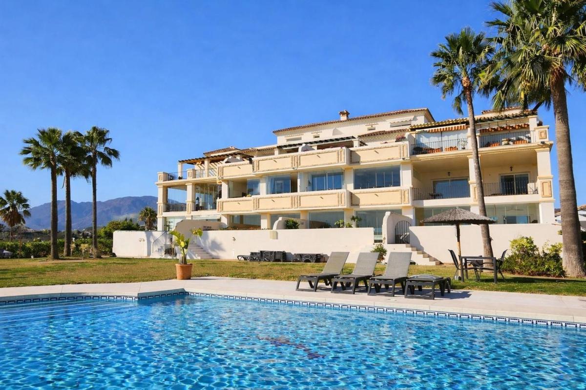 Продажа квартиры на Piso en Calle Cartajima, La Concha-Resina Golf, Estepona, Эстепона
photo 4