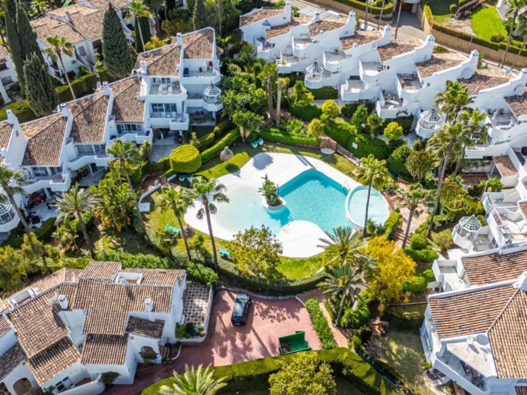 Venta de chalet adosado en Chalet adosado en Urbanización Balcones de Sierra Blanca, Sierra Blanca, Marbella , Marbella photo 2