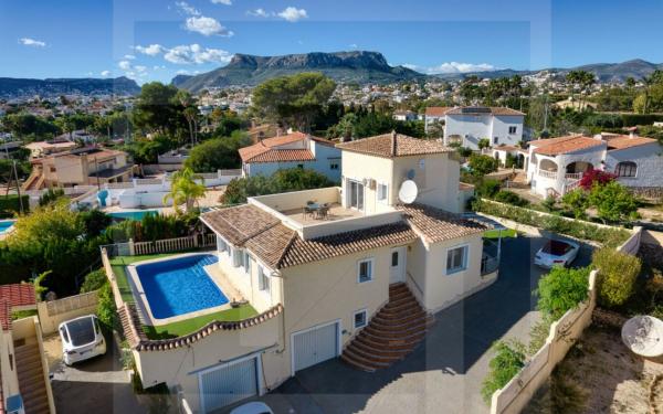 Частный шале на продаже в Casa o chalet en Calpe Pueblo, Calpe, Кальпе thumbnail 3