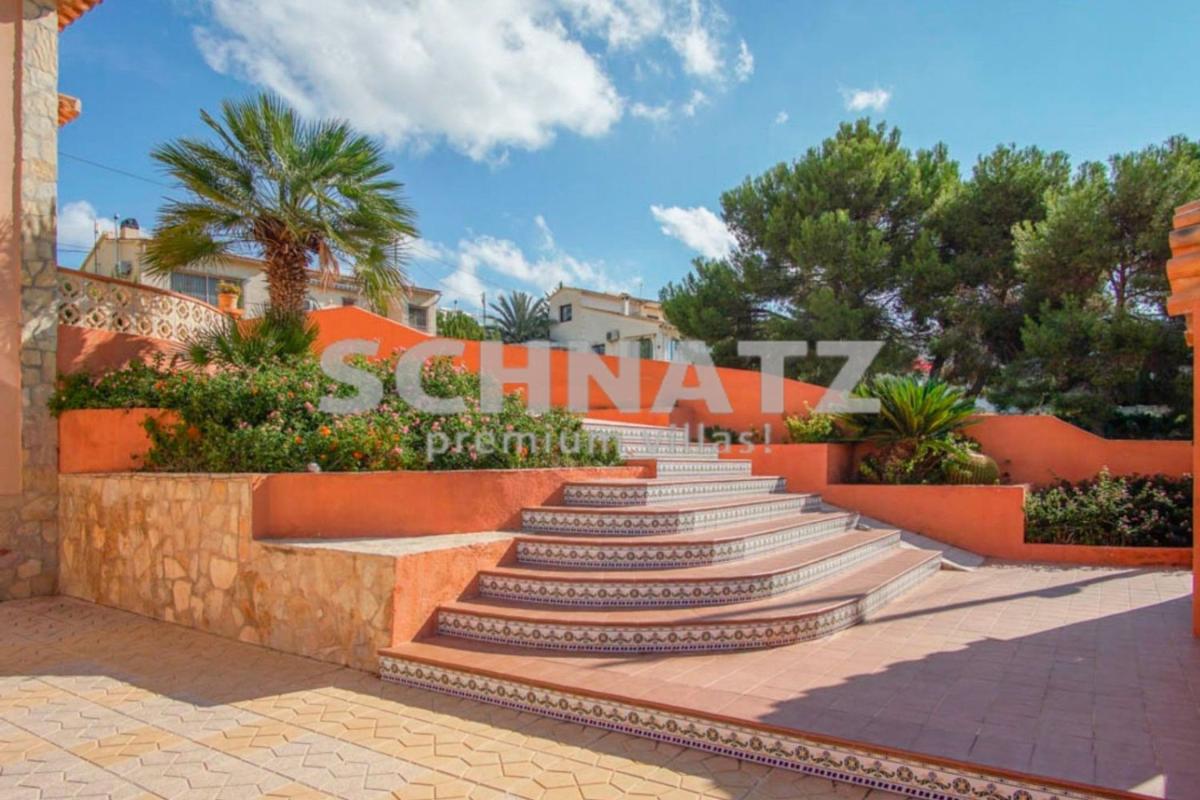 Продажа отдельного шале в Casa o chalet en Calpe Pueblo, Calpe, Кальпе photo 2