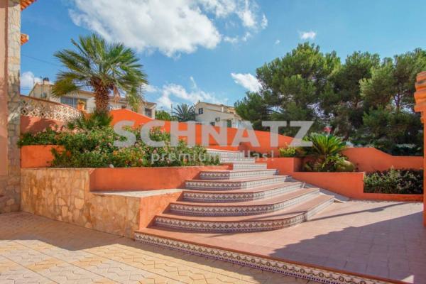 Частный шале на продаже в Casa o chalet en Calpe Pueblo, Calpe, Кальпе thumbnail 2
