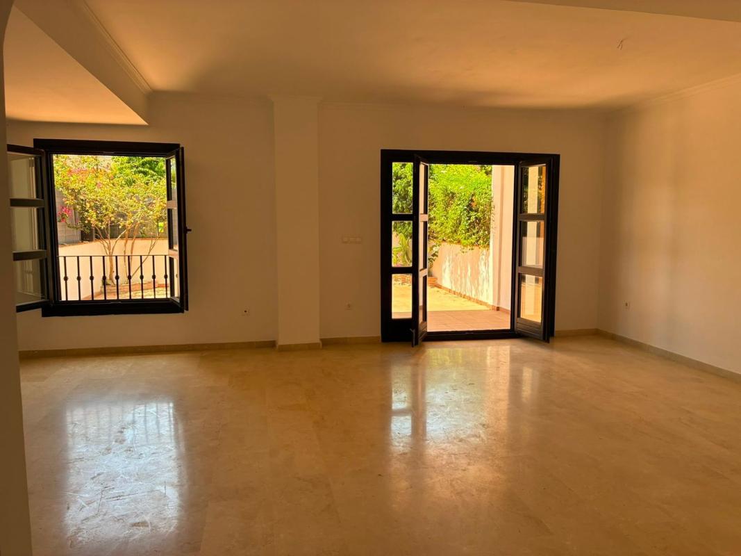 Sprzedaż szeregowego domku w Chalet adosado en Urbanizacion villas y golf, 34 -4, Guadalmina Alta, Marbella , Marbella photo 2
