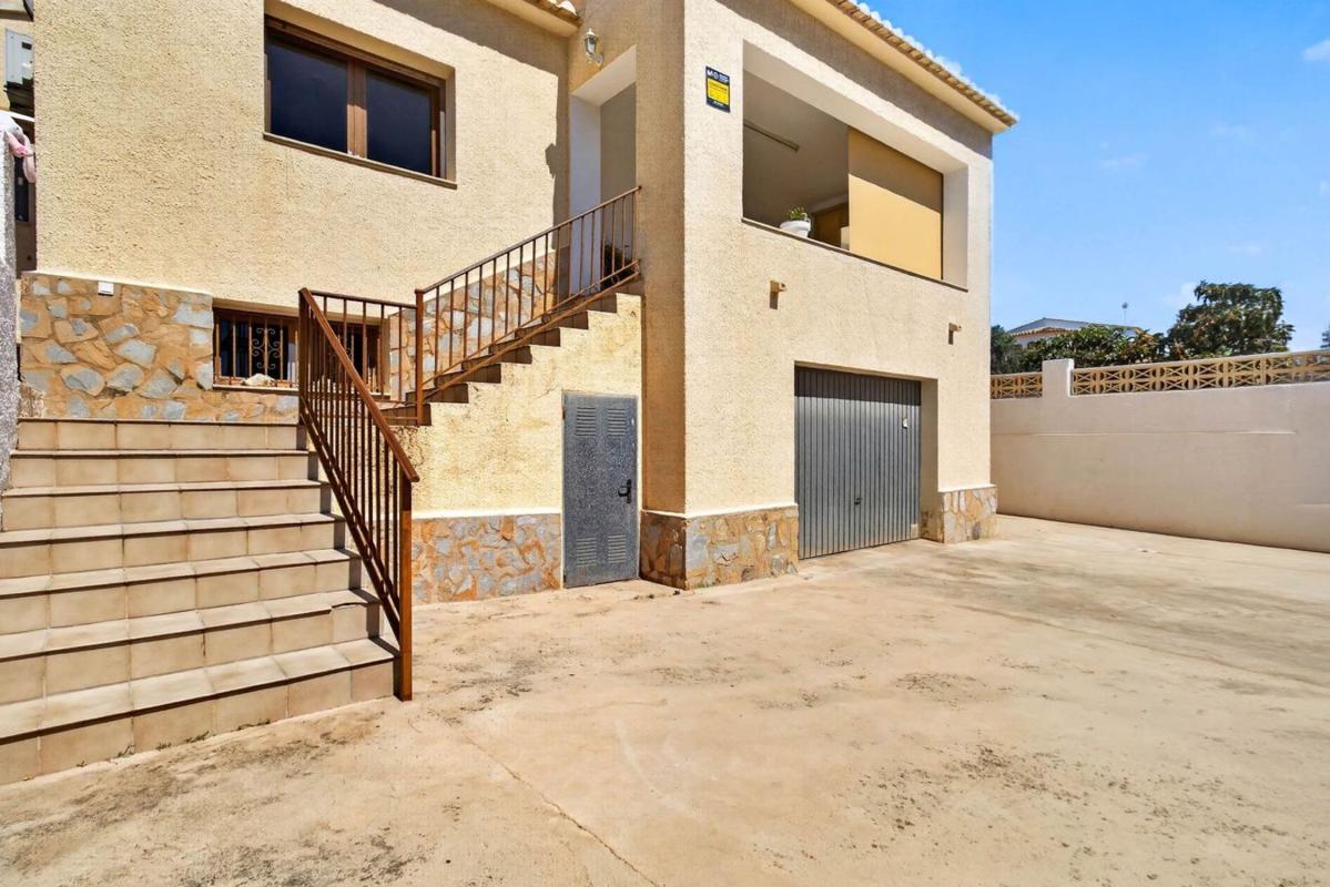 Properties for sale and rent in Spain photo 3