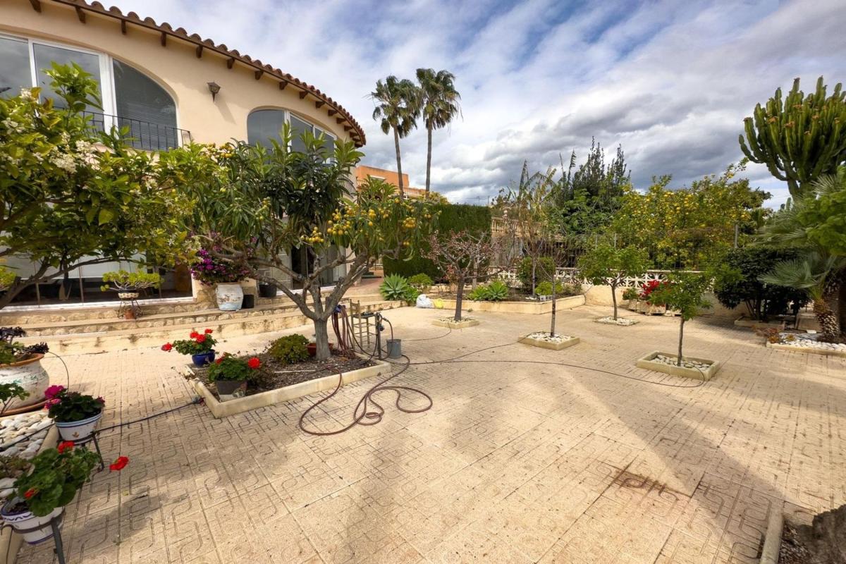 Properties for sale and rent in Spain photo 4