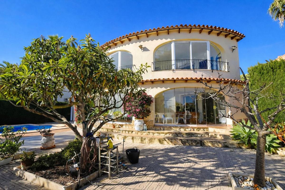 Properties for sale and rent in Spain photo 3