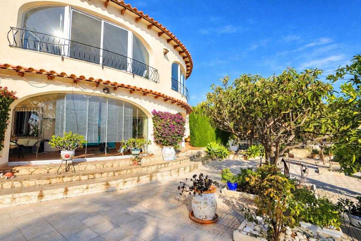 Properties for sale and rent in Spain photo 4