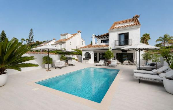 Casa o chalet independiente en Urbanizacion Nva Andalucia Aloha, 18 a, Aloha, Marbella photo 1
