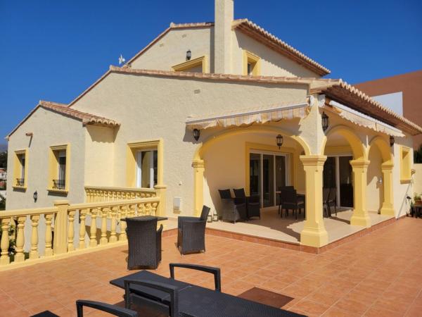 Частный шале на продаже в Casa o chalet en Playa de Fossa-Levante, Calpe, Кальпе thumbnail 2