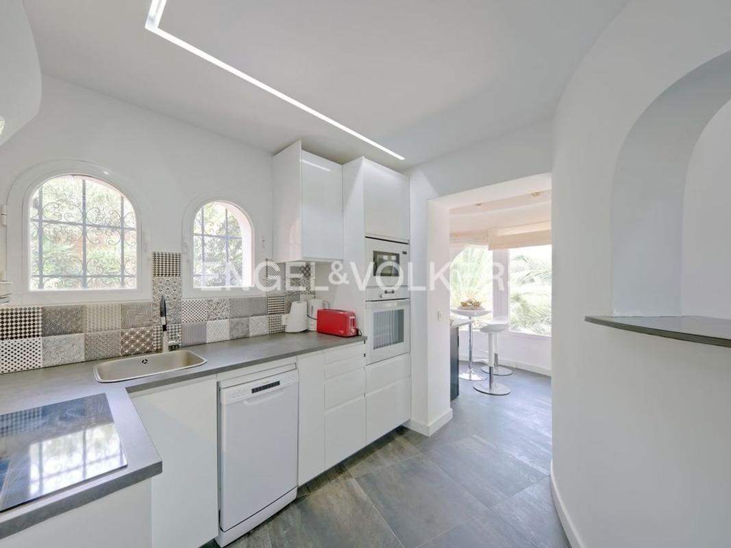 Недвижимость на продажу и в аренду в Испании photo 5