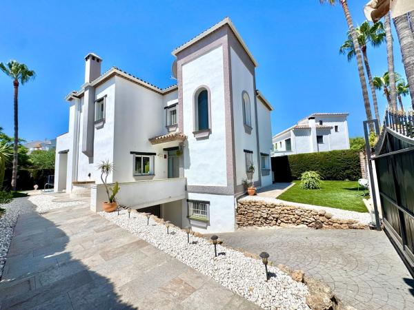 Casa o chalet independiente en Sitio de Calahonda, Mijas photo 1