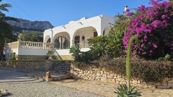 Chalet independiente en venta en Casa o chalet en Canuta, Calpe, Calpe thumbnail 3
