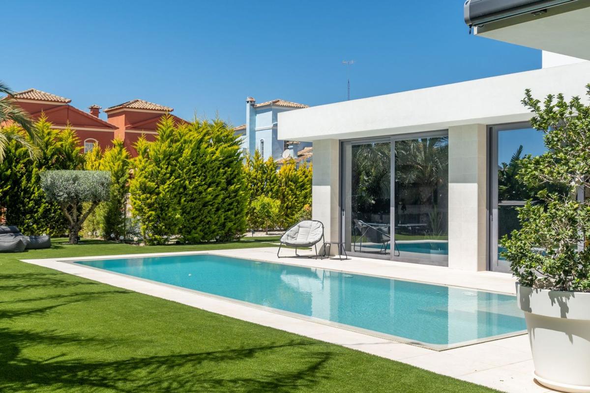 Properties for sale and rent in Spain photo 3