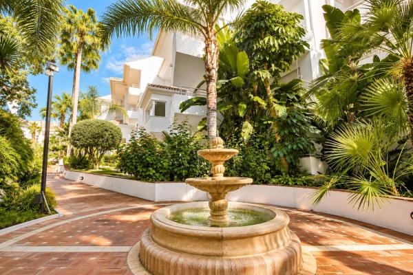 Duplex en venta en Dúplex en Guadalmina Baja, Marbella, Marbella photo 2