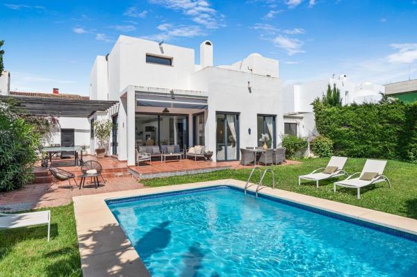 Casa o chalet independiente en Calle Río Sena, Rodeo Alto-Guadaiza-La Campana, Marbella photo 1