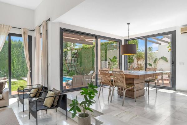 Casa o chalet independiente en Calle Río Sena, Rodeo Alto-Guadaiza-La Campana, Marbella thumbnail 2