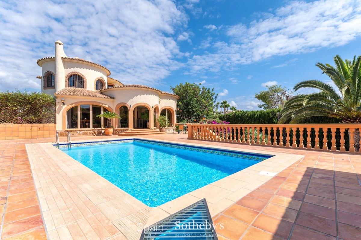 Propiedades en venta y alquiler en España photo 1