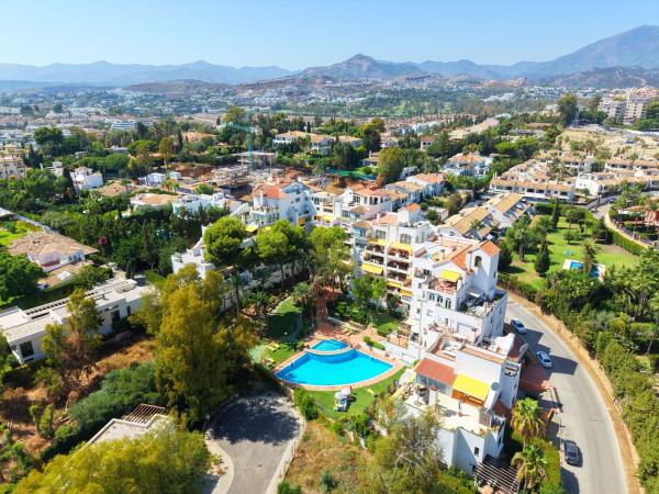 Venta de piso en Piso en Pernet, Nueva Atalaya, Estepona, Estepona
 photo 1