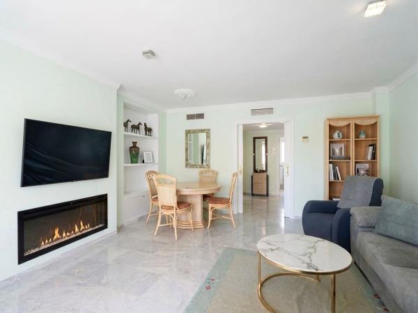 Venta de piso en Piso en Pernet, Nueva Atalaya, Estepona, Estepona
 photo 4