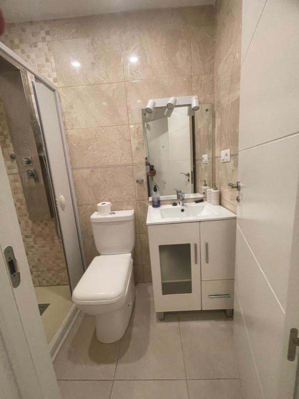 Продажа квартиры на Piso en Pasaje La Camboria, Zona Puerto Deportivo, Fuengirola, Фуэнхирола
photo 4