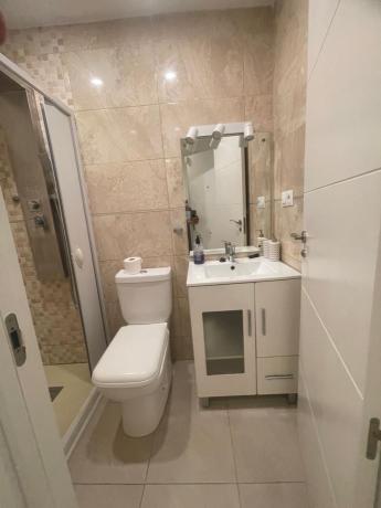 Venta de piso en Piso en Pasaje La Camboria, Zona Puerto Deportivo, Fuengirola, Fuengirola
 photo 4