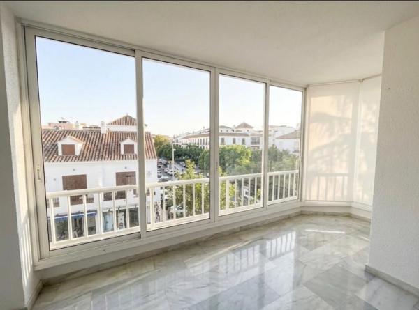 Продажа квартиры на Piso en Calle Churruca, 2, Zona Sohail, Fuengirola, Фуэнхирола
photo 1