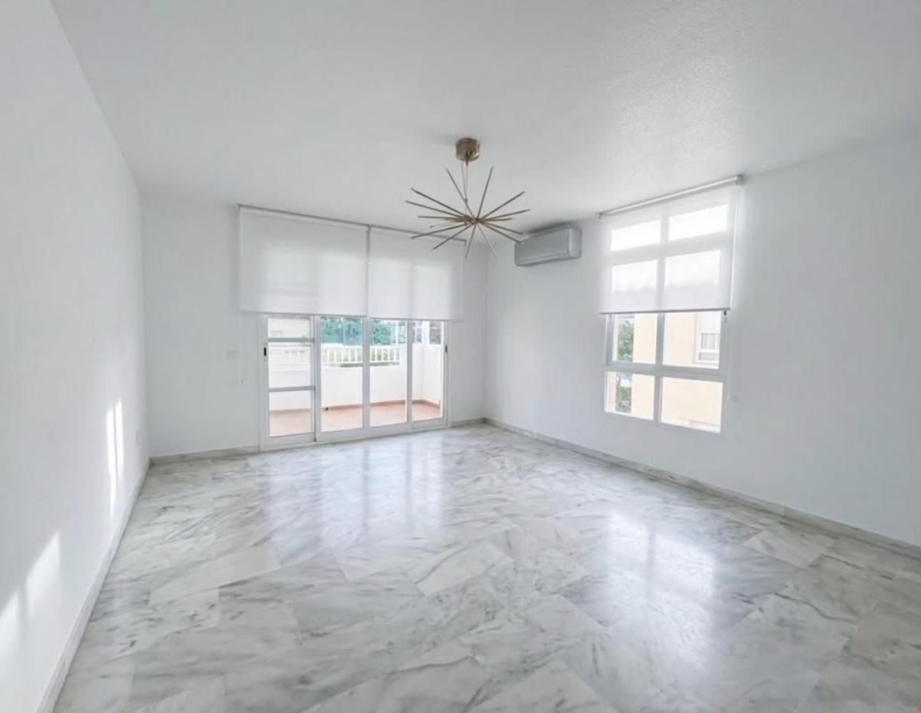 Venta de piso en Piso en Calle Churruca, 2, Zona Sohail, Fuengirola, Fuengirola
photo 2