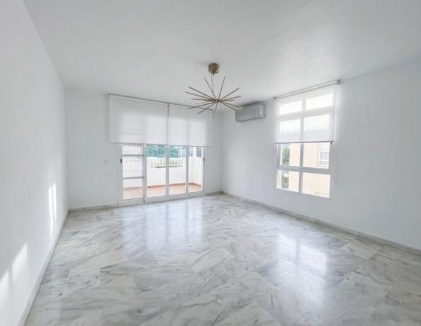 Продажа квартиры на Piso en Calle Churruca, 2, Zona Sohail, Fuengirola, Фуэнхирола
thumbnail 2