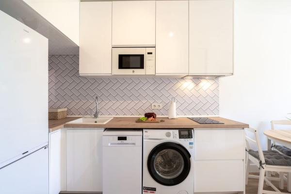 Venta de piso en Piso en Avenida Jardines de las Golondrinas, 8, Romana Playa, Marbella, Marbella
 photo 1