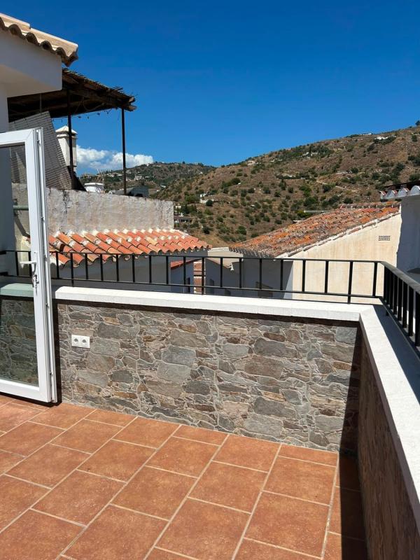 Продажа таунхауса в Chalet adosado en Calle Andazalia, 69, Torrox Pueblo, Torrox , Торрокс photo 2