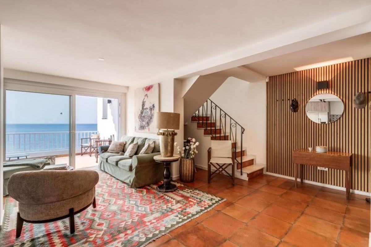 Продажа дуплекса на Dúplex en Calle Albéniz, 5, Bahía Dorada, Estepona, Эстепона photo 2