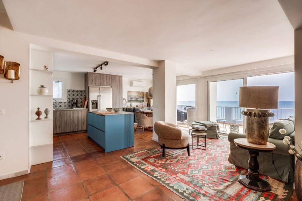 Продажа дуплекса на Dúplex en Calle Albéniz, 5, Bahía Dorada, Estepona, Эстепона photo 3