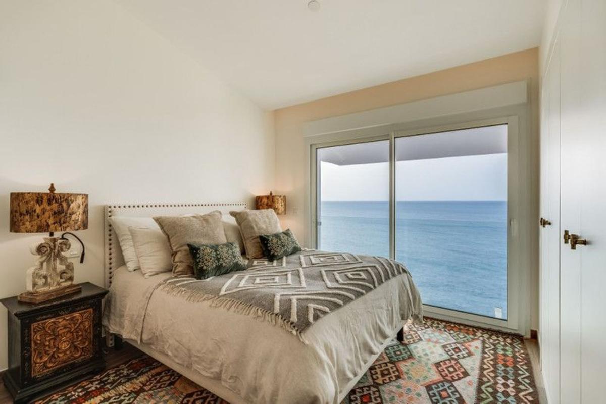Продажа дуплекса на Dúplex en Calle Albéniz, 5, Bahía Dorada, Estepona, Эстепона photo 5