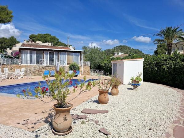 Частный шале на продаже в Casa o chalet en Cala Advocat - Baladrar, Benissa, Бенисса photo 1