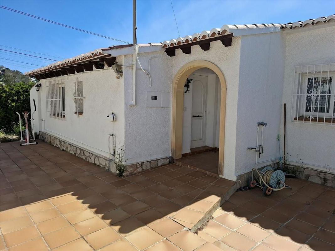 Продажа отдельного шале в  Casa o chalet en Cala Advocat - Baladrar, Benissa, Бенисса photo 2