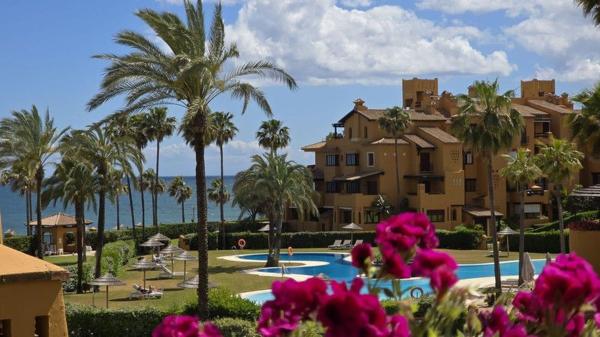 Venta de piso en Piso en Urbanization Alcazaba Beach Houses, 15, Punta Plata, Estepona, Estepona
thumbnail 2