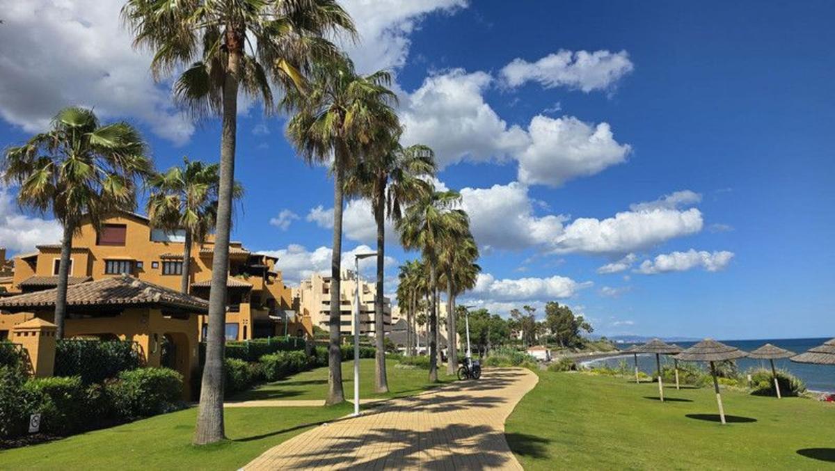 Venta de piso en Piso en Urbanization Alcazaba Beach Houses, 15, Punta Plata, Estepona, Estepona
photo 5