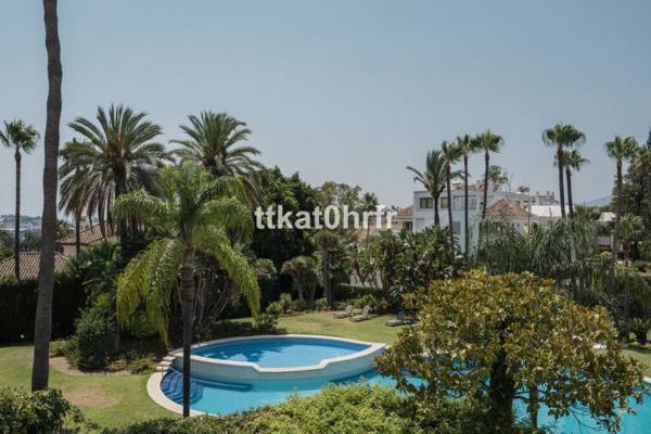 Duplex en venta en Dúplex en Calle Tres f, 5, Los Naranjos, Marbella, Marbella photo 1
