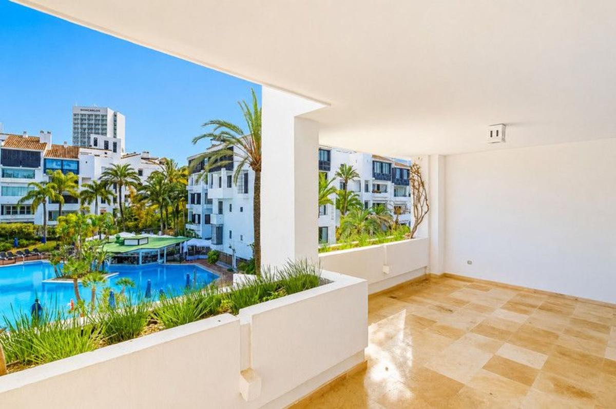 Venta de piso en Piso en Urbanizacion Jardines Golondrinas, 1, Romana Playa, Marbella, Marbella
photo 4