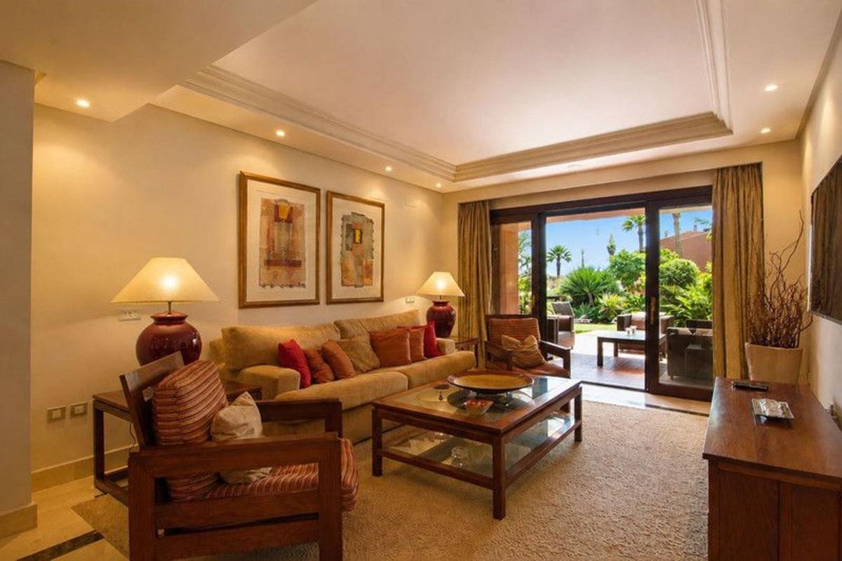 Venta de piso en Piso en Urbanizacion Mar Azul, 5 V, Kempinski, Estepona, Estepona
photo 2