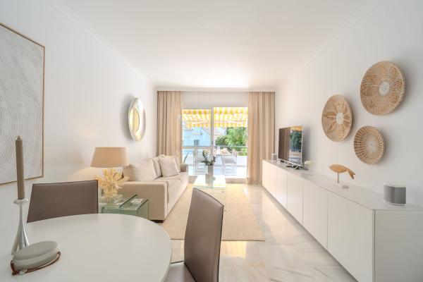 Venta de piso en Piso en Aries-nva Andalucia h, Los Naranjos, Marbella, Marbella
 photo 4